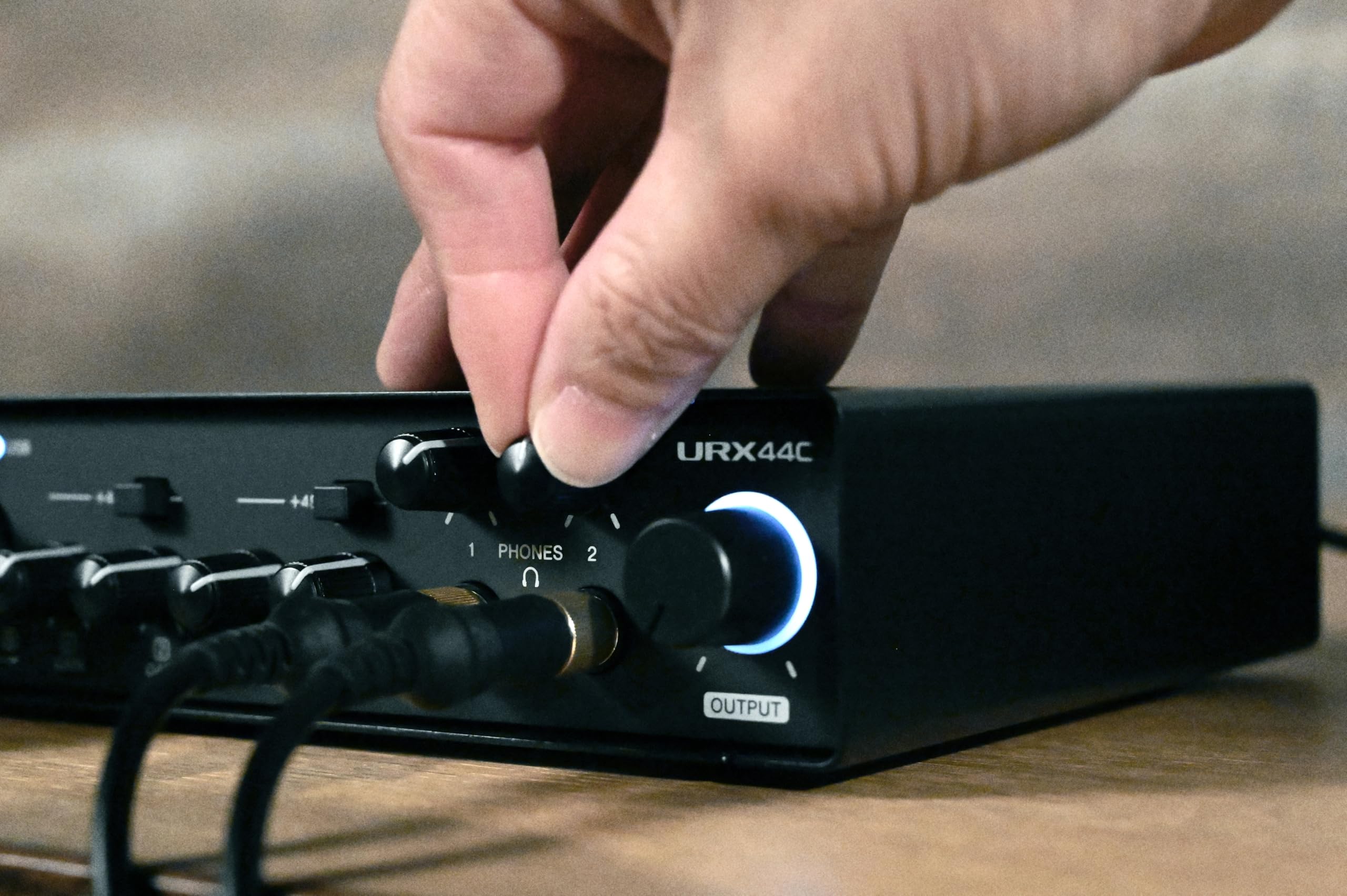 Amazon.com: Yamaha 6-in/4-out USB-C Audio/MIDI Interface with 32